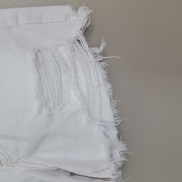 American Eagle White Distressed Jean Shorts High-Waisted 90s Boyfriend Size 6 - Picture 4 of 10